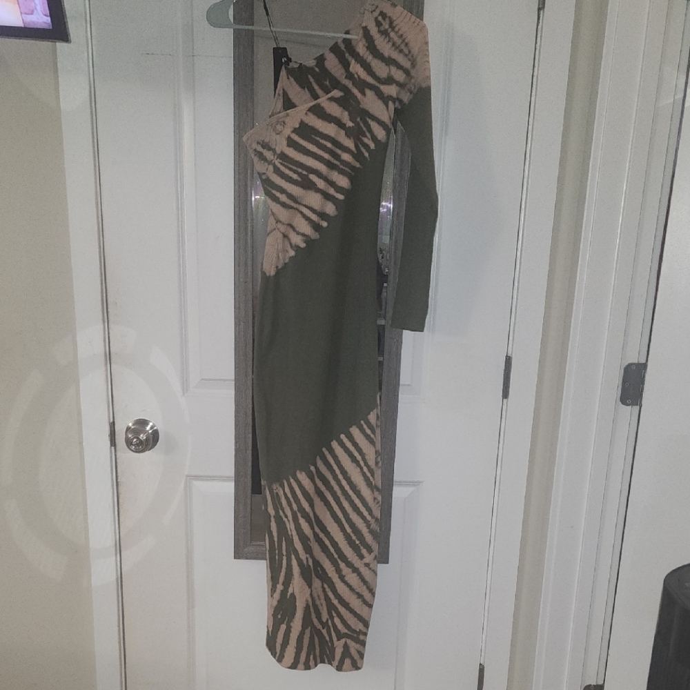 Fashion Nova Olive and Tan Ribbed Maxi Dress